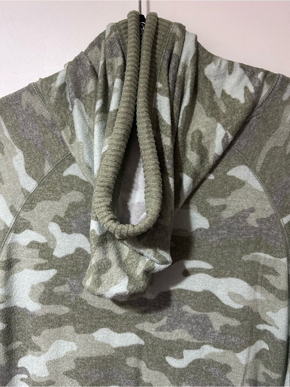 PINK camo Hoodie - Picture 5 of 9